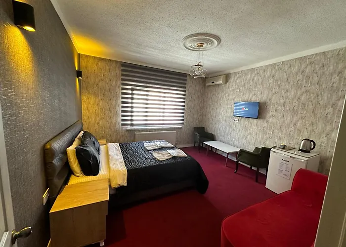 Enjoy House Boutiqe Hotel *