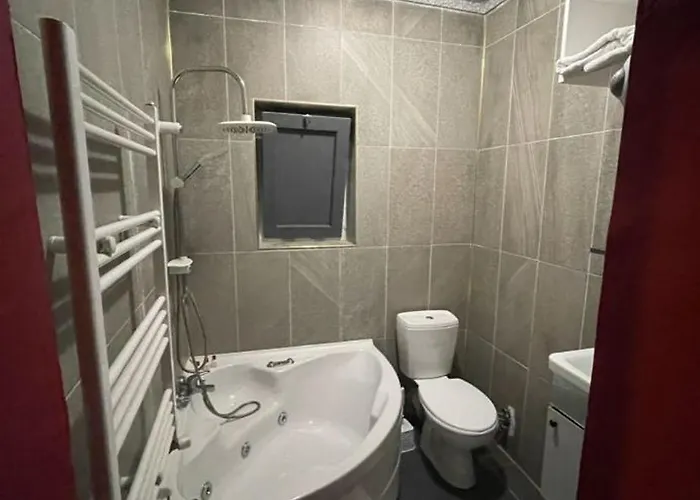 Enjoy House Boutiqe Hotel *